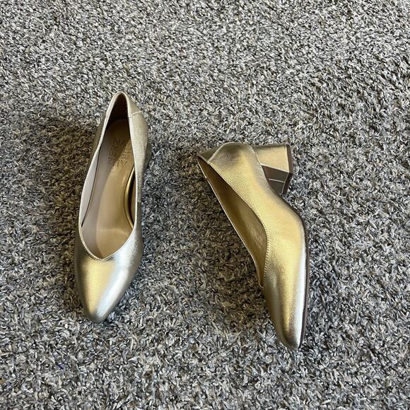 naturalizer gold leather Pumps Block Low Heels Pointed Toe US 4.5 Comfort New - Picture 1 of 9